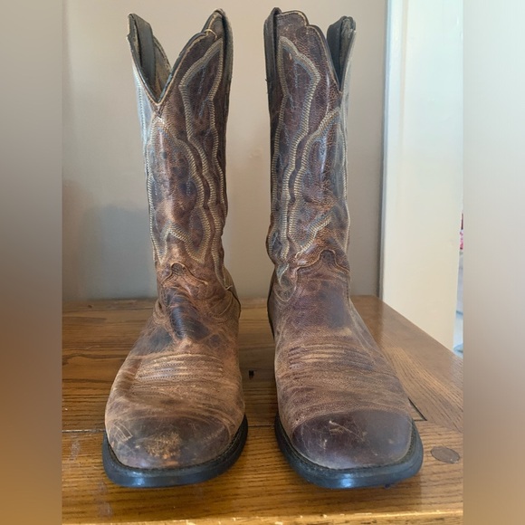 Ariat Cowboy Boots - Picture 2 of 6